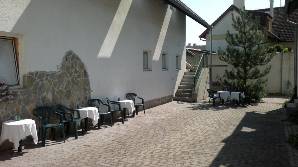Hotel Bax Znojmo Buitenkant foto