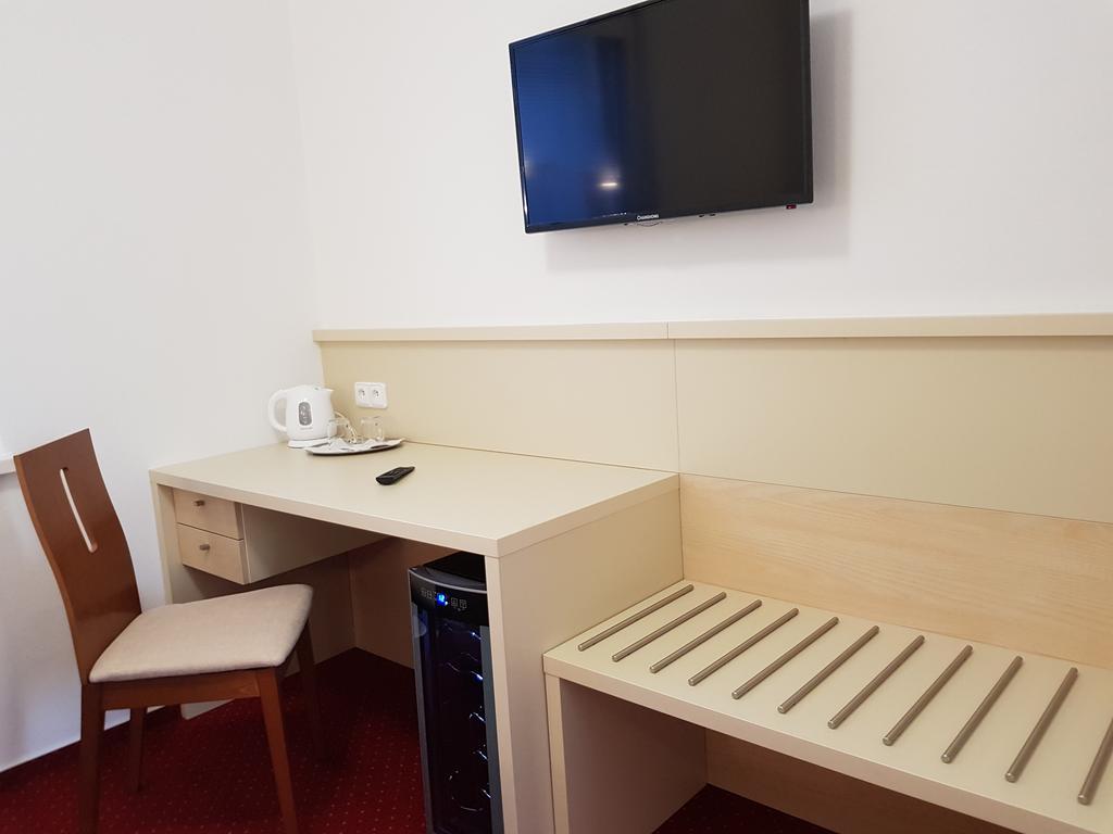 Hotel Bax Znojmo Buitenkant foto