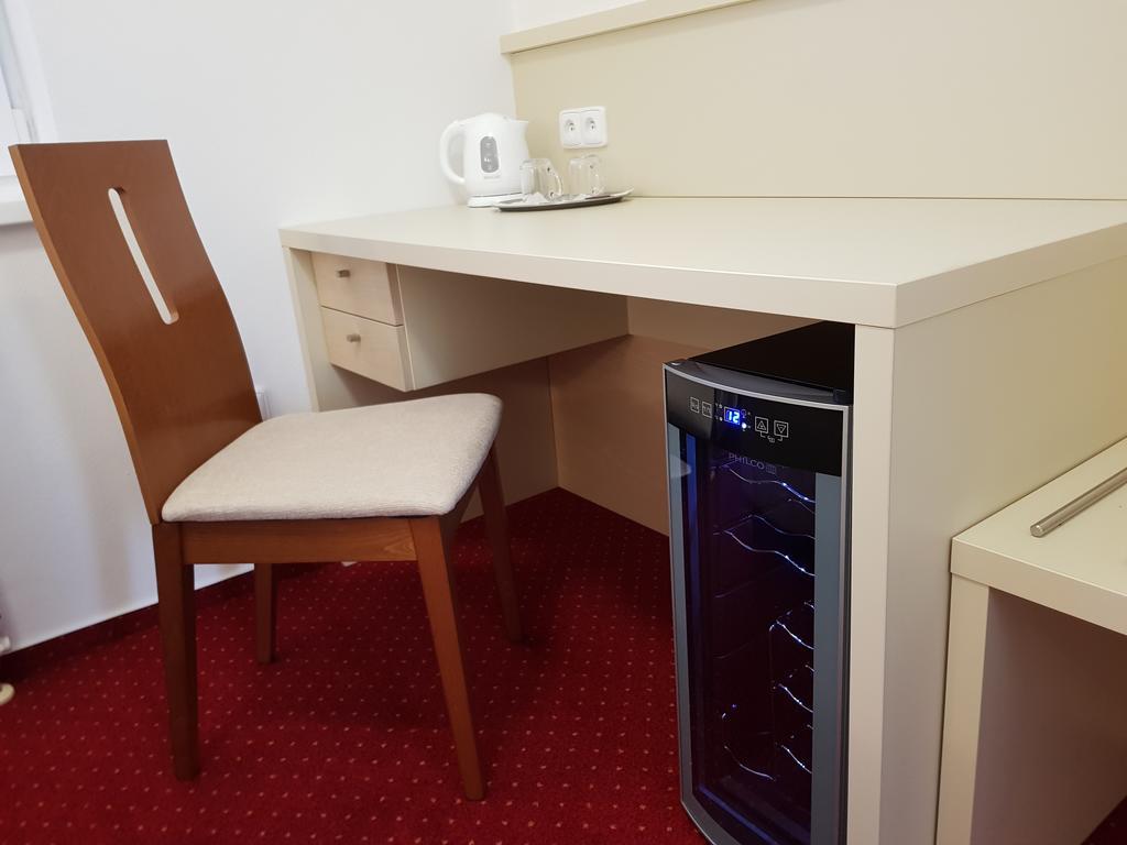 Hotel Bax Znojmo Buitenkant foto