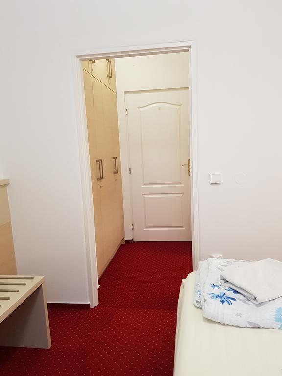 Hotel Bax Znojmo Buitenkant foto