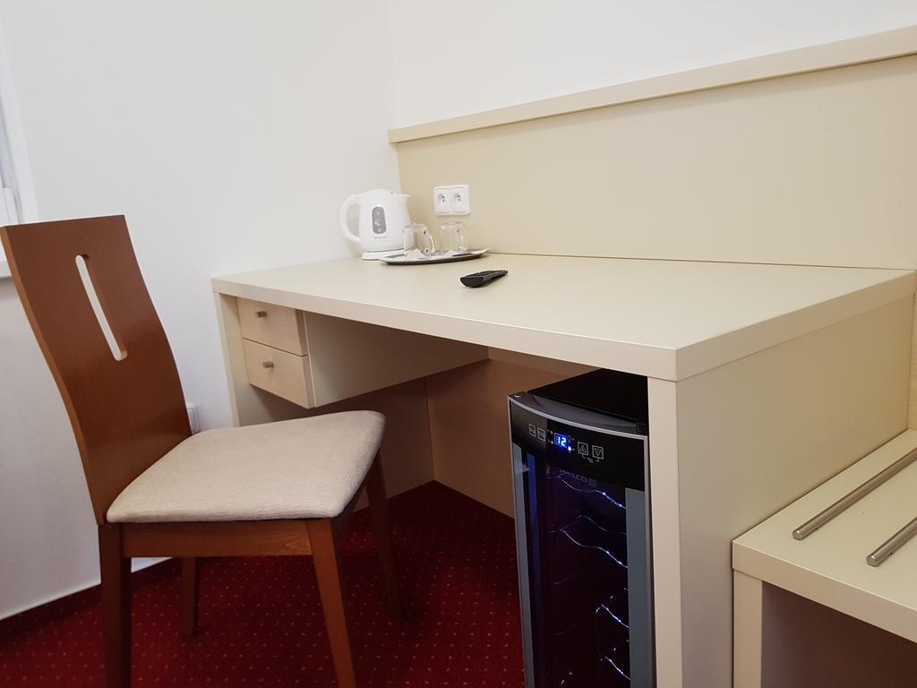 Hotel Bax Znojmo Buitenkant foto